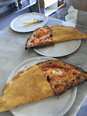 Foto di Pizzeria del mare di Portici  Napoli  Campania         Italia