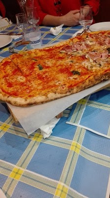 Foto di Lo Sfizio - Ristorante Pizzeria Rosticceria di Paupisi  Benevento  Campania  Italia