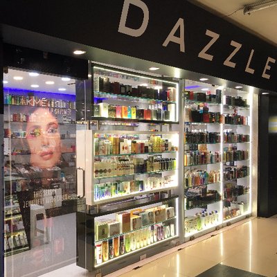 Foto di Dazzle Beauty Salon di New York  New York         USA