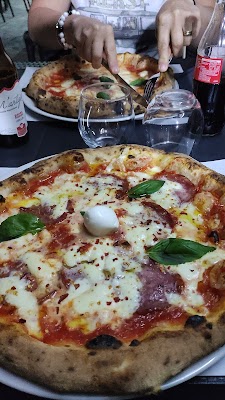 Foto di Pizzeria 280 grammi di Via Staffetta  Lago Patria  Giugliano in Campania  Napoli  Campania         Italy