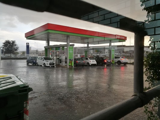 Foto di gas station di Cuneo  Piemonte  Italia