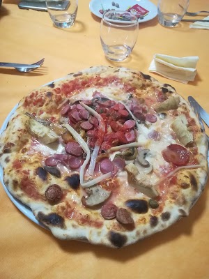 Foto di Pizzeria Al Caminetto di Palo del Colle  Bari  Puglia         Italia