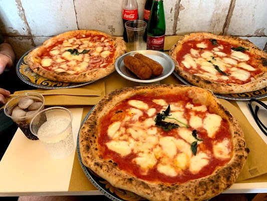 Foto di Pizzeria Del Portico Napoli di Naples  Napoli  Campania  Italy
