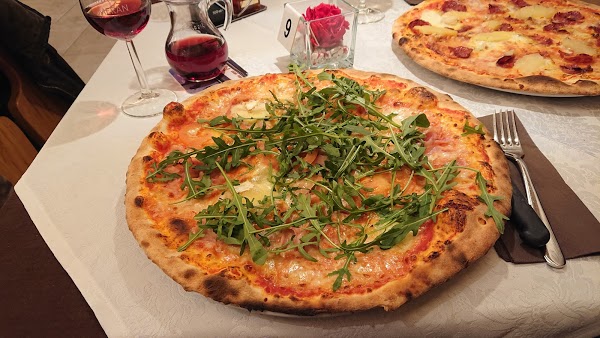 Foto di Pizzeria Ortler di Merano  Burgraviato  Bolzano  Trentino Alto Adige         Italia
