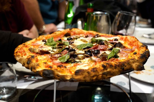Foto di Pizza e Passione - Pizzerie San Giorgio a Cremano di Portici  Napoli  Campania         Italia