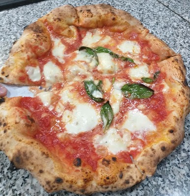 Foto di Pizzeria Stuzzico di Sant Anastasia  Napoli  Campania         Italia