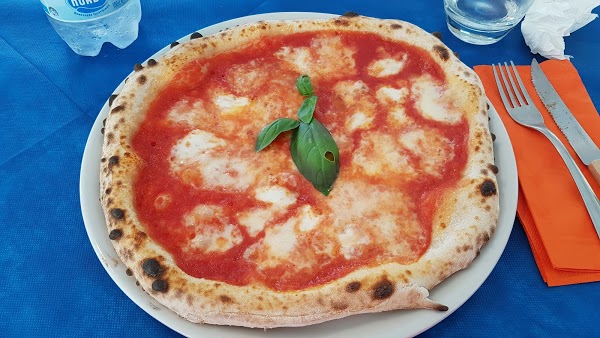 Foto di Pizzeria Partenope di Bastia Umbra  Perugia  Umbria         Italia