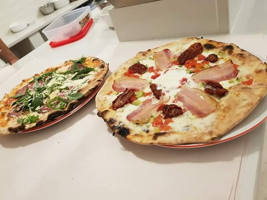Foto di Pizzeria %22Anima e Pizza%22 di Cramarossa Michele di Palo del Colle  Bari  Puglia         Italia