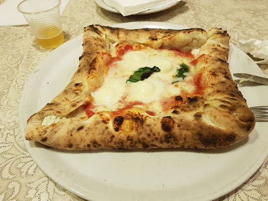Foto di Pizzeria Rotundo di Sant Antimo  Napoli  Campania         Italia