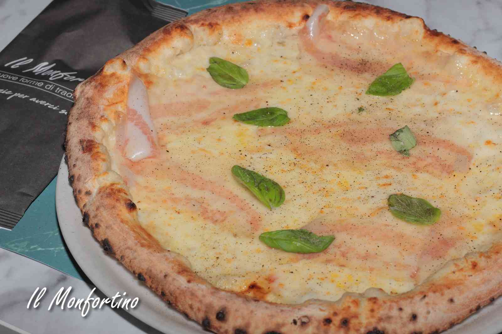 Foto di Pizzeria Il Monfortino di Caserta  Campania  Italia